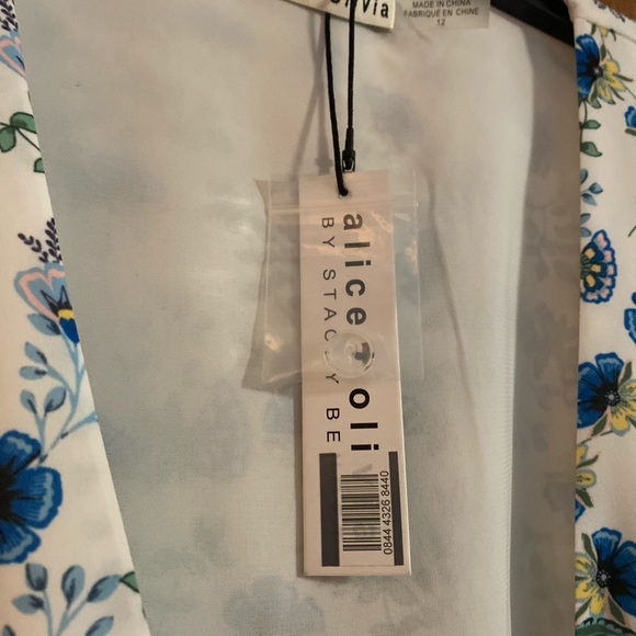 NEW Alice and Olivia wrap dress- Budding Romance Print - Picture 4 of 9